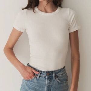 Doen Vivi Tee, 90's baby t-shirt size small in salt white